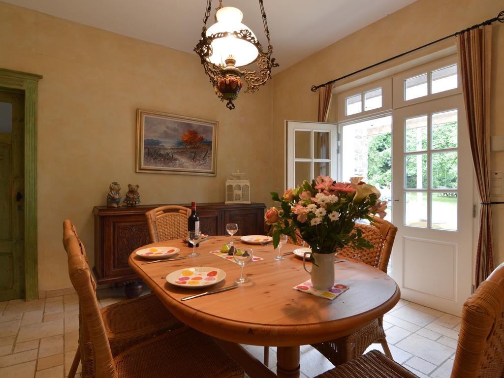 Furnished Bungalow In Monceau En Ardenne With Garden Barbecue Oizy Habitación foto